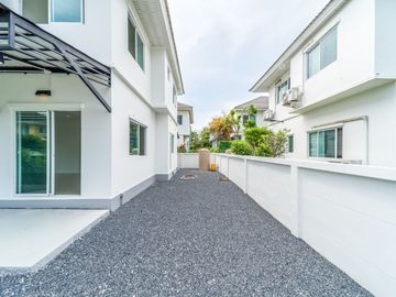 ขายบ้านเดี่ยว ตกแต่งใหม่ ใกล้สนามบินสุวรรณภูมิ เพียง 10 นาที