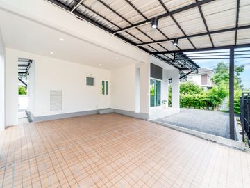 ขายบ้านเดี่ยว ตกแต่งใหม่ ใกล้สนามบินสุวรรณภูมิ เพียง 10 นาที