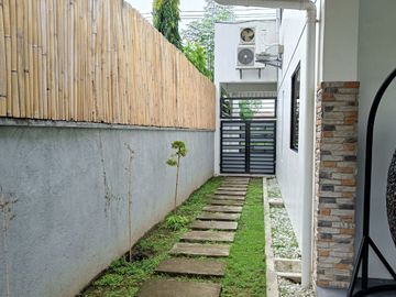 FULLY FURNISHED WELL MAINTAINED TWO-STOREY MODERN HOUSE FOR SALE NEAR SM TELABASTAGAN