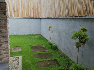 FULLY FURNISHED WELL MAINTAINED TWO-STOREY MODERN HOUSE FOR SALE NEAR SM TELABASTAGAN