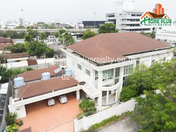 บ้านเดี่ยว 2 ชั้น ซอยประดิษฐ์มนูธรรม 10 (ใกล้ตลาดเลียบด่วนรามอินทรา)