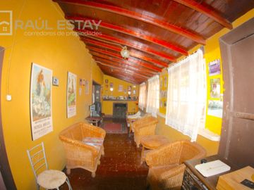Vendemos amplio terreno con casa antigua bien conservada