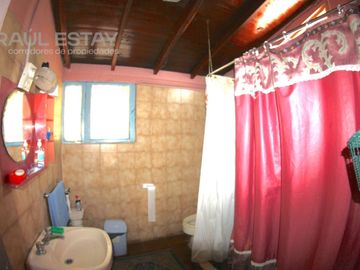 Vendemos amplio terreno con casa antigua bien conservada