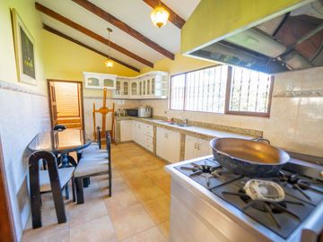 EN VENTA HERMOSA QUINTA EN MIRASIERRA SECTOR SUPERMAXI