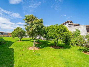 EN VENTA HERMOSA QUINTA EN MIRASIERRA SECTOR SUPERMAXI