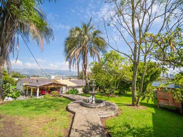 EN VENTA HERMOSA QUINTA EN MIRASIERRA SECTOR SUPERMAXI