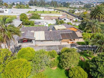 EN VENTA HERMOSA QUINTA EN MIRASIERRA SECTOR SUPERMAXI