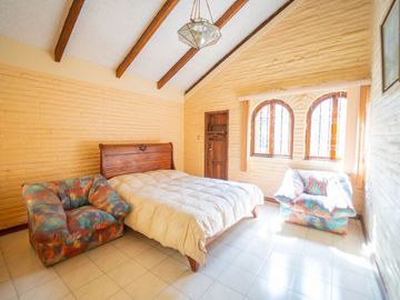 EN VENTA HERMOSA QUINTA EN MIRASIERRA SECTOR SUPERMAXI
