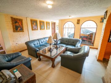 EN VENTA HERMOSA QUINTA EN MIRASIERRA SECTOR SUPERMAXI