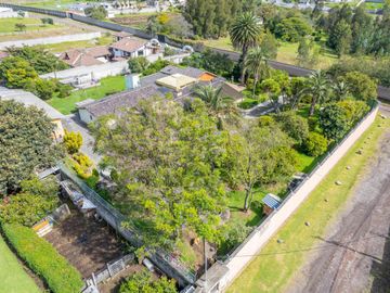 EN VENTA HERMOSA QUINTA EN MIRASIERRA SECTOR SUPERMAXI