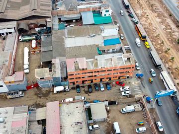 OPORTUNIDAD IRREPETIBLE a pasos del Mall del Sur en esquina