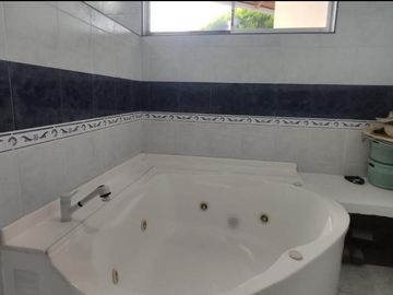 Vendo Casa en Sangolquí Urb. Hacienda Capelo Valle