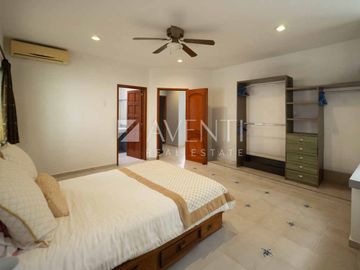 Casa disponible en Campestre Residencial en Cancún, Quintana Roo.