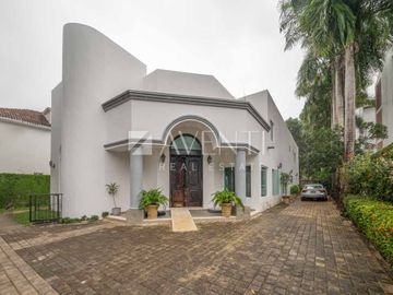 Casa disponible en Campestre Residencial en Cancún, Quintana Roo.