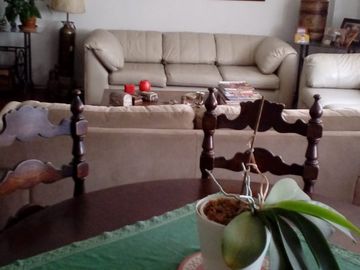 Duplex en venta a pasos del colegio Pestalozzi, Aurora