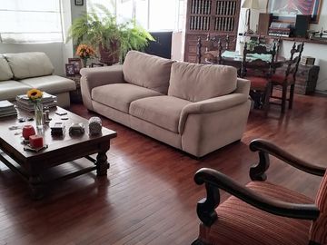 Duplex en venta a pasos del colegio Pestalozzi, Aurora