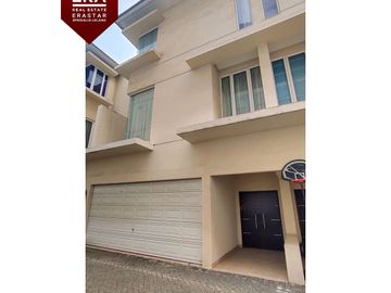 Townhouse Simprug Gallery Residence, Kebayoran Lama, Jakarta Selatan