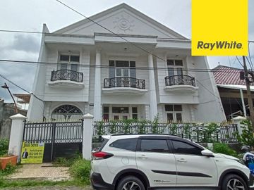 Dijual/Disewakan Rumah 2,5 lantai di Manyar Tirtomoyo