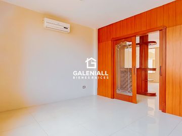 Casa de 5 habitaciones en Venta en La Carolina, Machala
