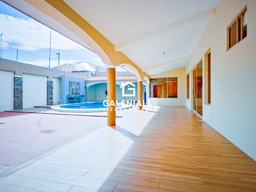 Casa de 5 habitaciones en Venta en La Carolina, Machala
