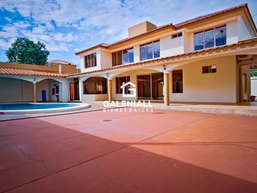 Casa de 5 habitaciones en Venta en La Carolina, Machala