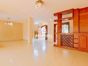 Casa de 5 habitaciones en Venta en La Carolina, Machala