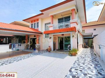 📌 Pruksa Village 7 - Pracha Uthit 90 (PRUKSA VILLAGE 7 - PRACHA UTHIT 90) Samut Prakan, 2-storey detached house in front of the house does not hit any