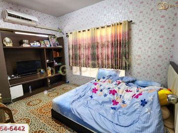 📌 Pruksa Village 7 - Pracha Uthit 90 (PRUKSA VILLAGE 7 - PRACHA UTHIT 90) Samut Prakan, 2-storey detached house in front of the house does not hit any