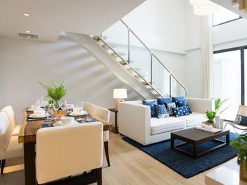Luxury condo for sale in the city on Chang Khlan Road, best location, convenient travel, close to Night Bazaar, Tha Phae, airport only 10 minutes, ful