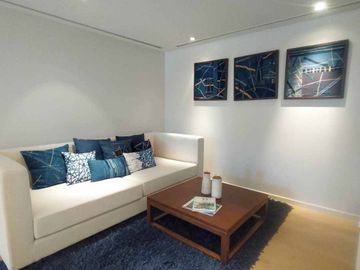 Luxury condo for sale in the city on Chang Khlan Road, best location, convenient travel, close to Night Bazaar, Tha Phae, airport only 10 minutes, ful