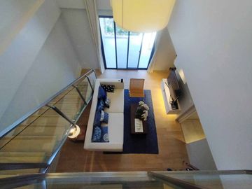 Luxury condo for sale in the city on Chang Khlan Road, best location, convenient travel, close to Night Bazaar, Tha Phae, airport only 10 minutes, ful