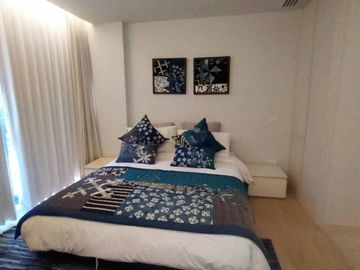 Luxury condo for sale in the city on Chang Khlan Road, best location, convenient travel, close to Night Bazaar, Tha Phae, airport only 10 minutes, ful