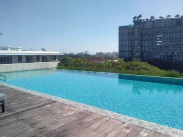 Luxury condo for sale in the city on Chang Khlan Road, best location, convenient travel, close to Night Bazaar, Tha Phae, airport only 10 minutes, ful