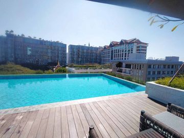 Luxury condo for sale in the city on Chang Khlan Road, best location, convenient travel, close to Night Bazaar, Tha Phae, airport only 10 minutes, ful