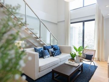 Luxury condo for sale in the city on Chang Khlan Road, best location, convenient travel, close to Night Bazaar, Tha Phae, airport only 10 minutes, ful