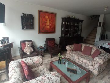 Casa en venta en surco cerca de avenidas como Caminos del Inca e Higuereta