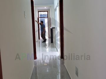 DEPARTAMENTO CON COCHERA EN PRIMER PISO COSTADO DE LA UNIVERSIDAD SIPAN