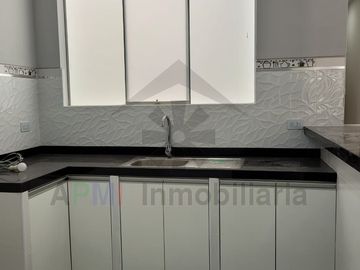DEPARTAMENTO CON COCHERA EN PRIMER PISO COSTADO DE LA UNIVERSIDAD SIPAN
