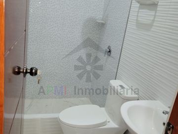 DEPARTAMENTO CON COCHERA EN PRIMER PISO COSTADO DE LA UNIVERSIDAD SIPAN