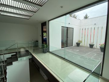 Casa en venta con salida a Campo de Golf las Fuentes, Puebla Ideal para oficinas