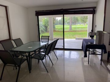 Casa en venta con salida a Campo de Golf las Fuentes, Puebla Ideal para oficinas