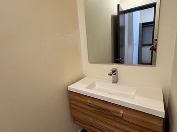 Venta de Departamento de 4 recámaras en Real Antigua, Zona Esmeralda. Atizapán de Zaragoza.