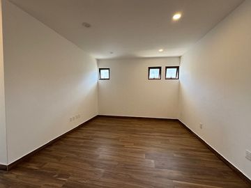 Venta de Departamento de 4 recámaras en Real Antigua, Zona Esmeralda. Atizapán de Zaragoza.