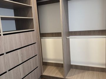 Venta de Departamento de 4 recámaras en Real Antigua, Zona Esmeralda. Atizapán de Zaragoza.