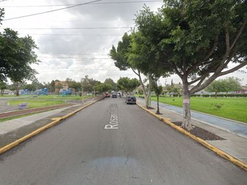 BONITA Y AMPLIA CASA CON POSESIÓN, EXCELENTE UBICACION, LEYES DE REFORMA, IZTAPALAPA