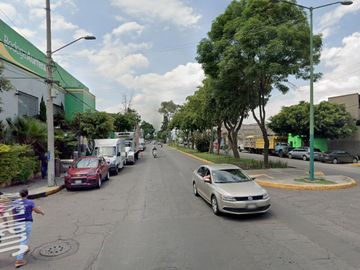 BONITA Y AMPLIA CASA CON POSESIÓN, EXCELENTE UBICACION, LEYES DE REFORMA, IZTAPALAPA