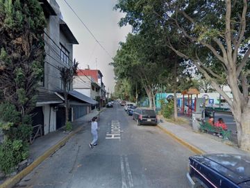 BONITA Y AMPLIA CASA CON POSESIÓN, EXCELENTE UBICACION, LEYES DE REFORMA, IZTAPALAPA