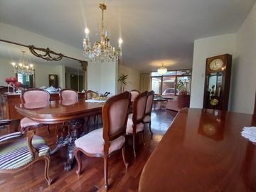 Venta de Hermosa Casa de 2 plantas en La Molina