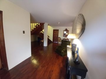 Venta de Hermosa Casa de 2 plantas en La Molina