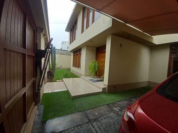 Venta de Hermosa Casa de 2 plantas en La Molina
